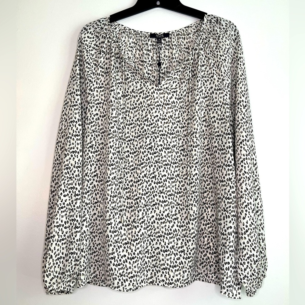 NWT NYDJ Animal Print Top sz M